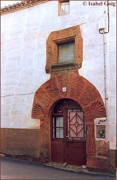 Edificio del antiguo hospital-albergue de Fuentestrn