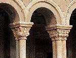 Galera porticada de la iglesia de San Pedro (Caracena)