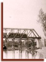 Puente de hierro sobre el ro Duero