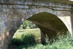 Puente de piedra sobre el ro Golmayo